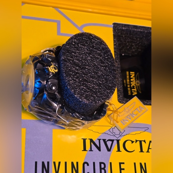 Invicta men’s DC Batman watch - Picture 5 of 7